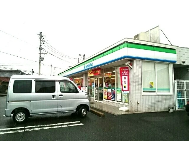 ファミリーマート　飛高町店まで400m