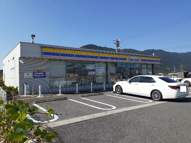 ミニストップ桑名多度柚井店まで110m