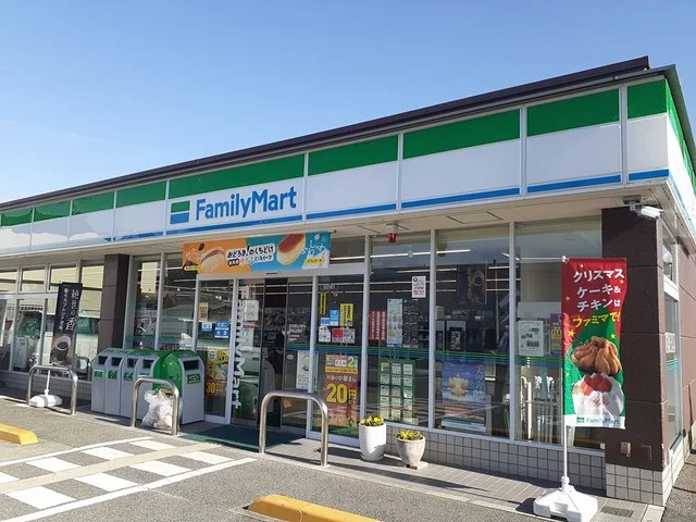 ファミリーマート西脇上野店まで146m