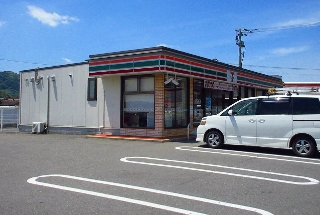 セブンイレブンまで1200m