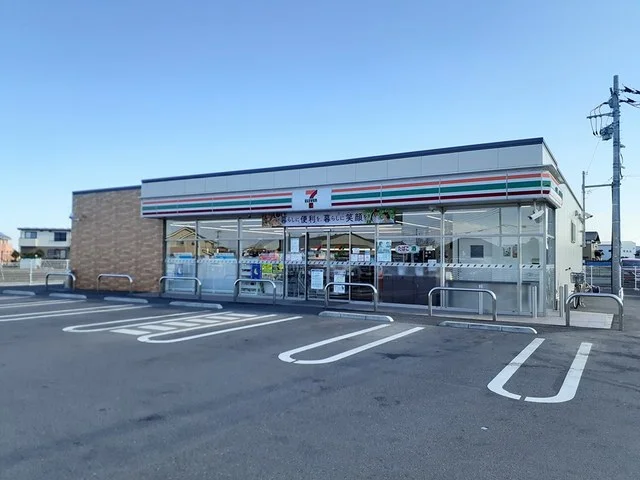 セブンイレブン水海道中妻店まで660m