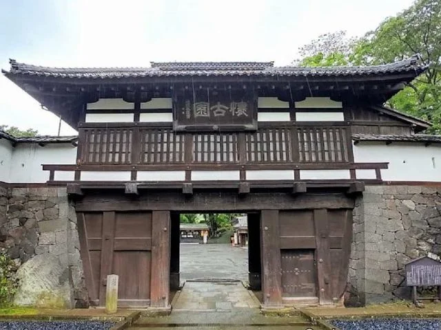 小諸城址　懐古園まで2000m