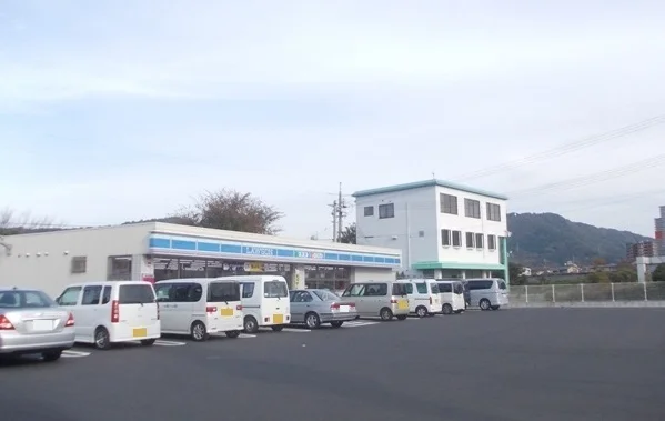 ローソン大田長久南店まで140m