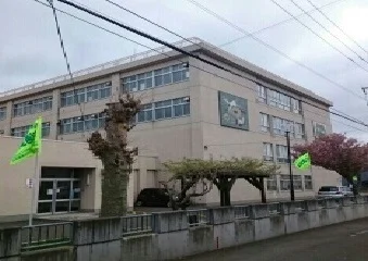 北園小学校まで190m