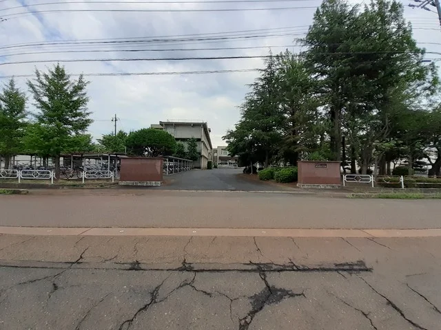 新潟市立新津第五中学校まで2300m