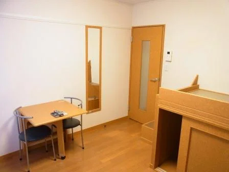 テーブルは折りたたむこともできます