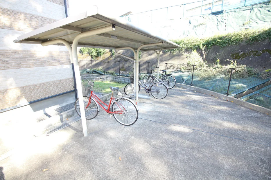 屋根付き駐輪スペースです。