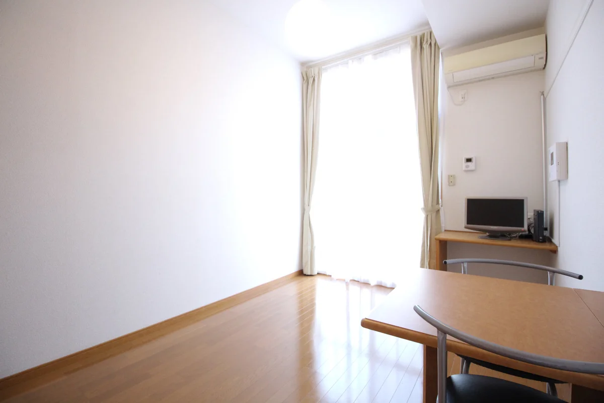 採光面は南東向きで、洗濯物も良く乾きそうです♪