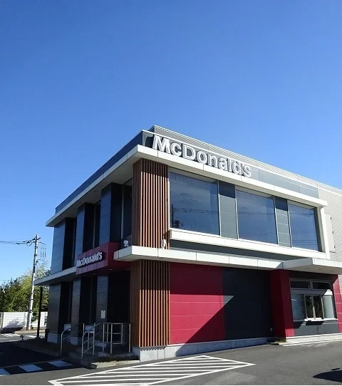 マクドナルドまで80m