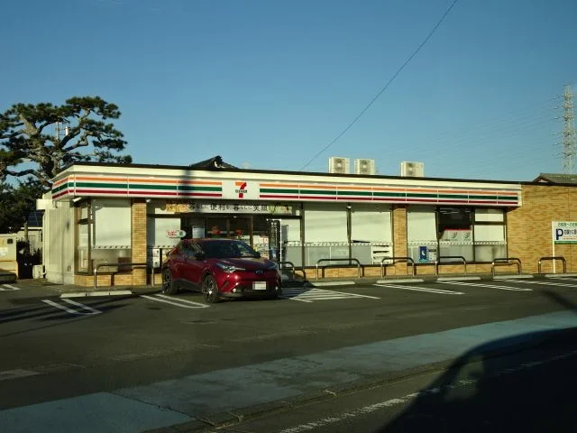 セブンイレブンまで800m