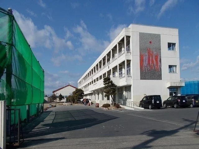 亘理町立逢隈中学校まで450m