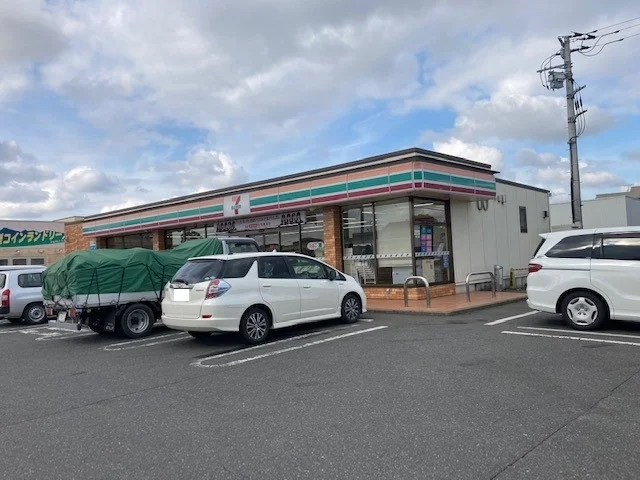 セブンイレブン 芳賀祖母井店まで900m