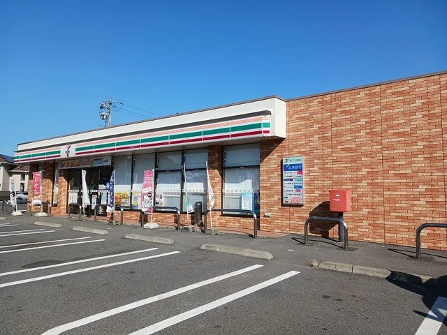 セブンイレブン本郷駅東店まで750m