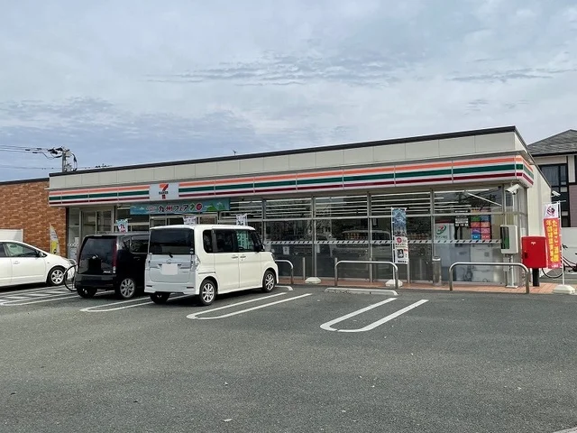 セブンイレブン南高江店まで700m