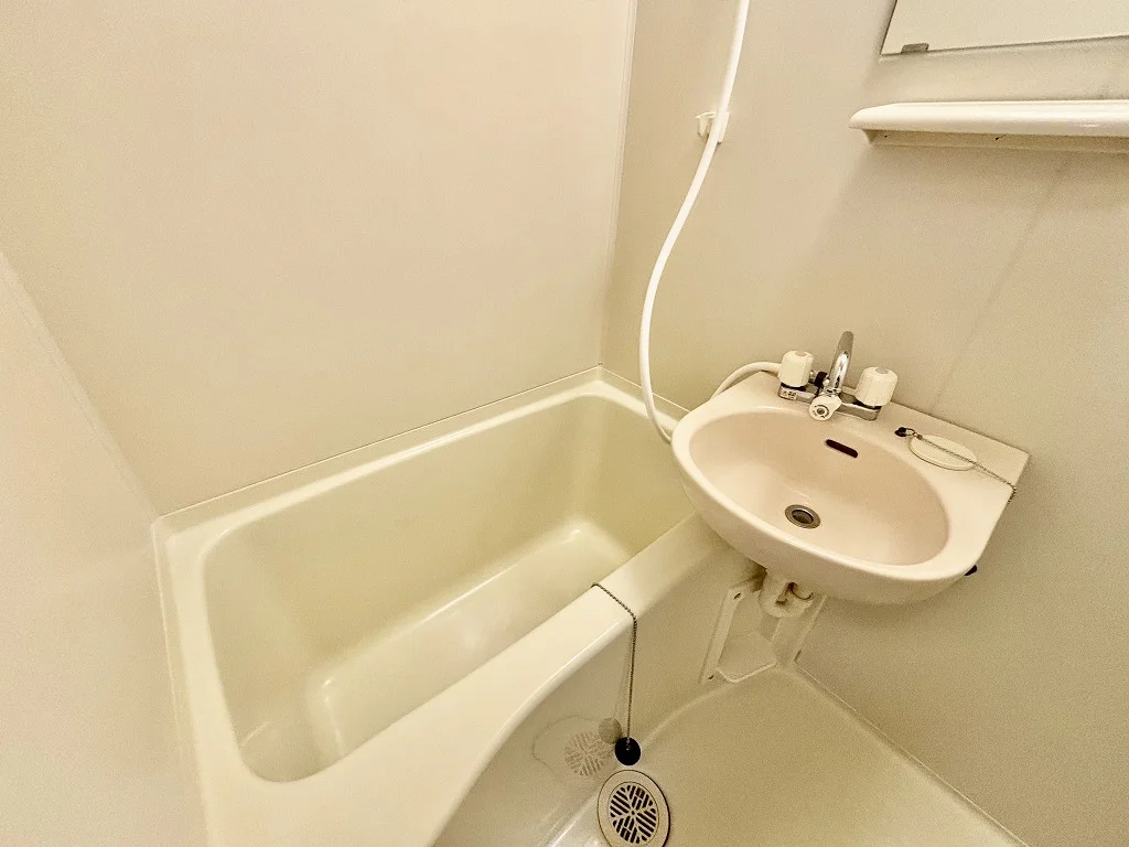 設備・仕様は号室により異なる為、現況を優先いたします。