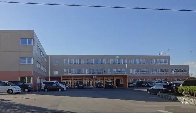 岩見沢市立日の出小学校まで1400m