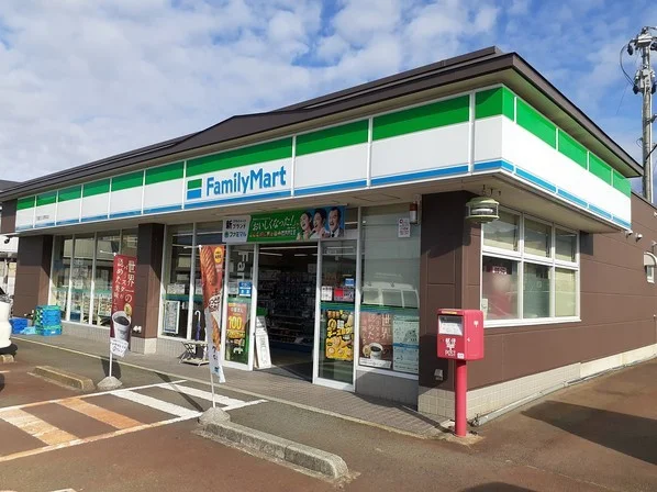 ファミリーマートまで500m