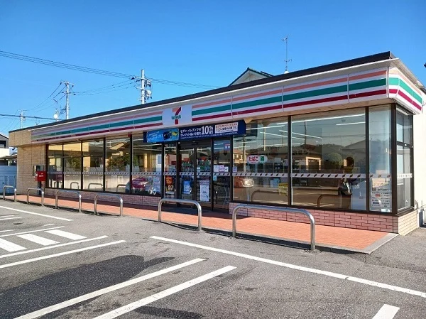 セブンイレブンまで400m