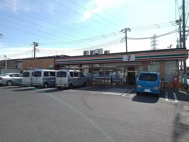 セブンイレブン三郷谷口店まで700m