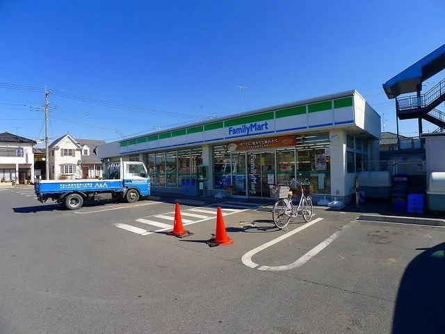 ファミリーマート館林大街道店まで550m
