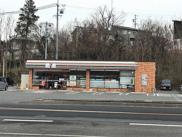 コンビニまで1000m