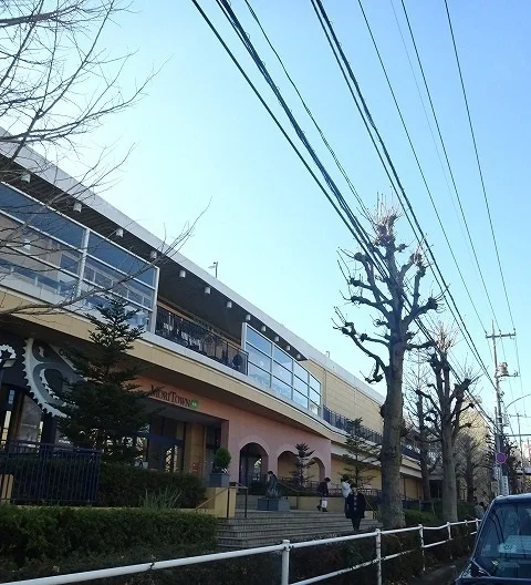 モリタウンまで1100m