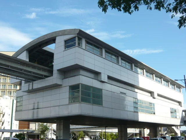 沖縄都市モノレール旭橋駅まで520m