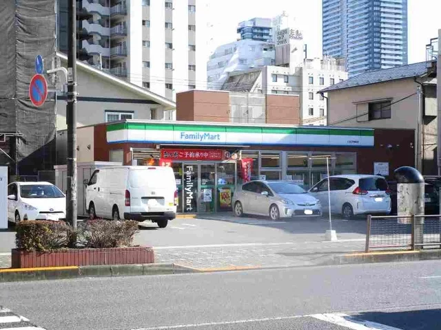 ファミリーマートまで150m