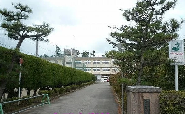 内野中学校まで750m