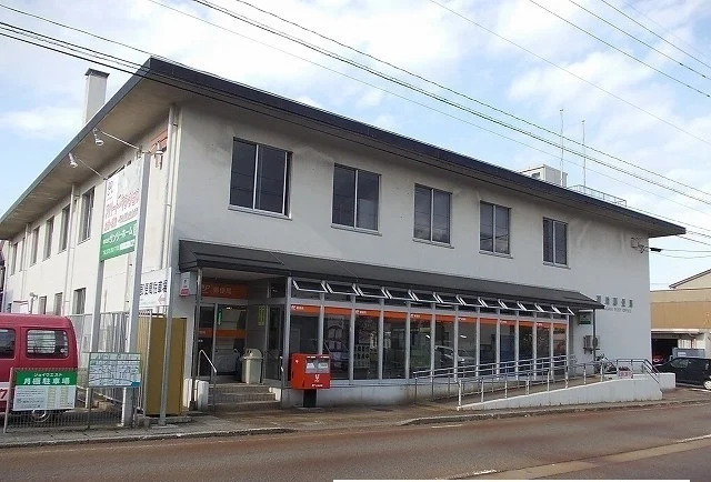 粟崎郵便局まで750m