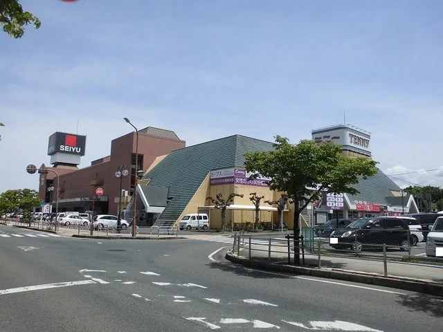 西友八日市店様まで670m