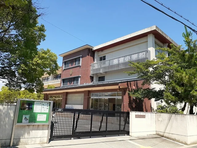 彦根市立高宮小学校まで1450m