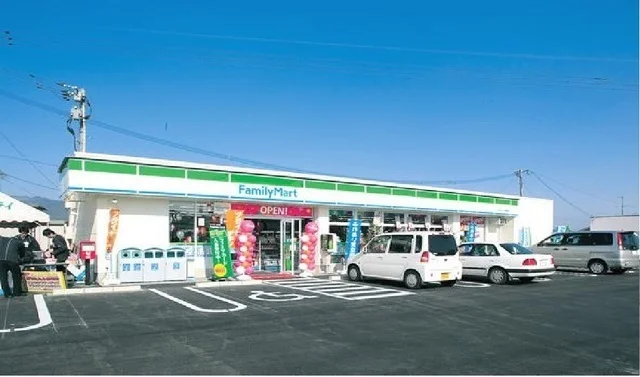 ファミリーマート倉敷平田店まで950m