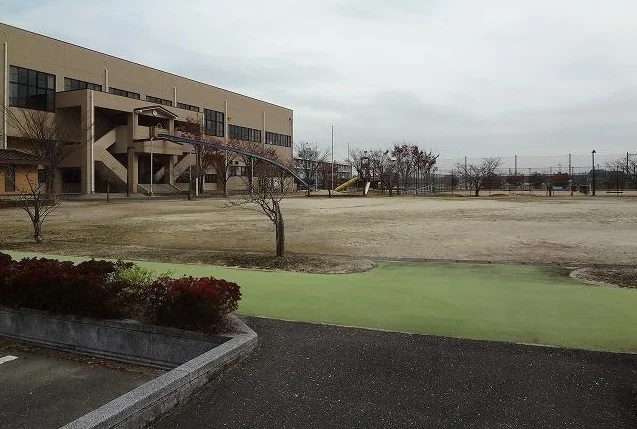 芦刈運動公園まで1600m