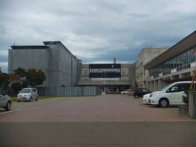 城東中学校まで1900m