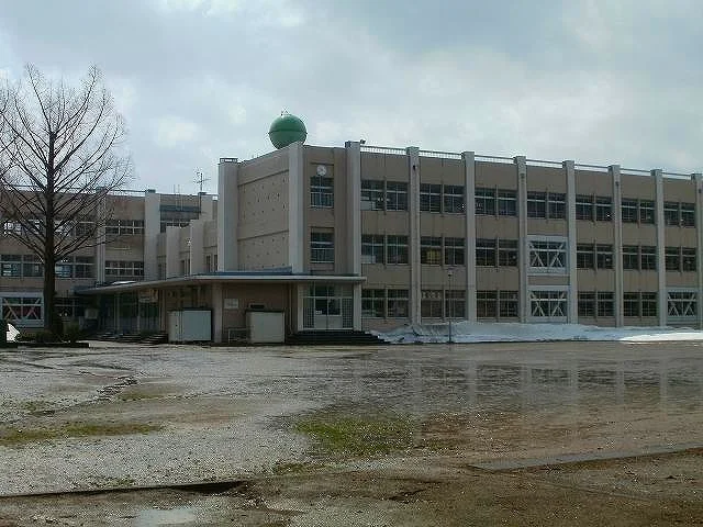 上越市立南本町小学校まで250m