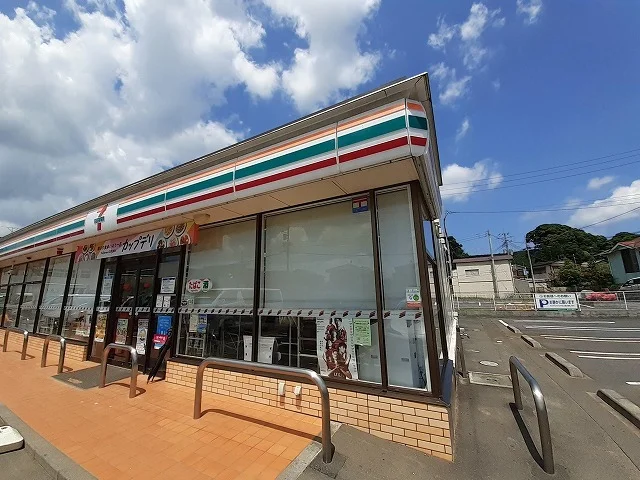 セブンイレブン鉾田中央店まで600m