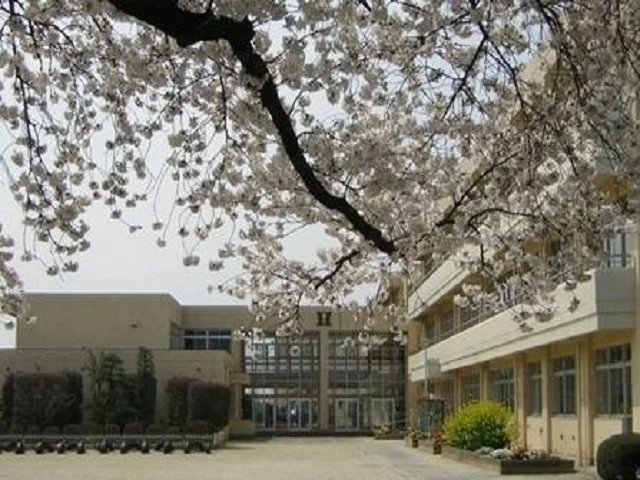 伊勢崎市立あずま小学校まで1300m