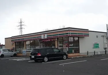 セブンイレブン燕吉田法花堂店まで550m