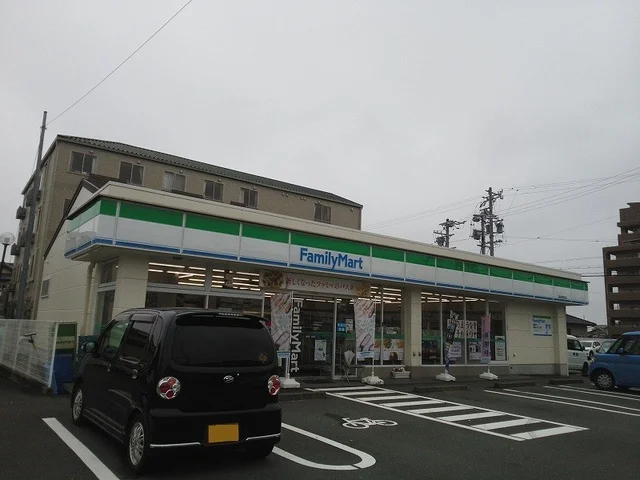 ファミリーマート浜松志都呂店まで550m