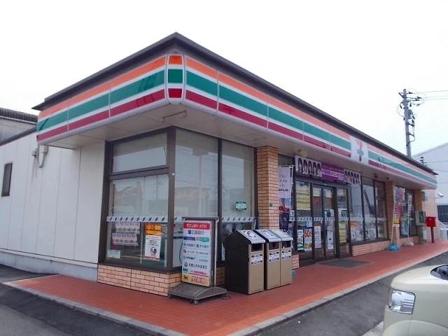 セブンイレブン福山曙町店まで450m