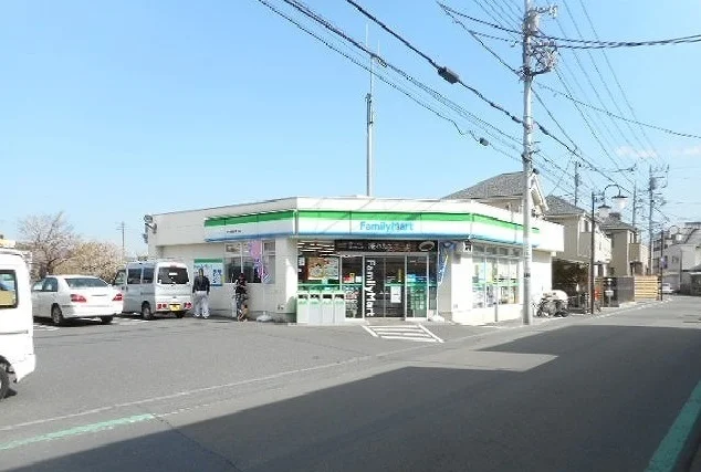 ファミリーマートまで200m