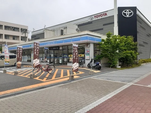 ローソン南津守七丁目店まで180m