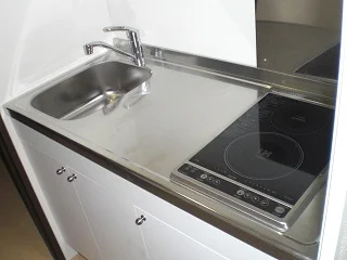 手前ＩＨ、奥ラジエント