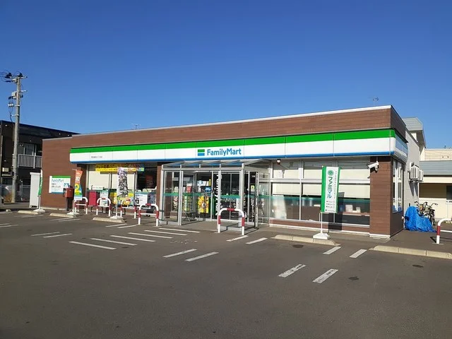 ファミリーマート青森篠田３丁目まで550m
