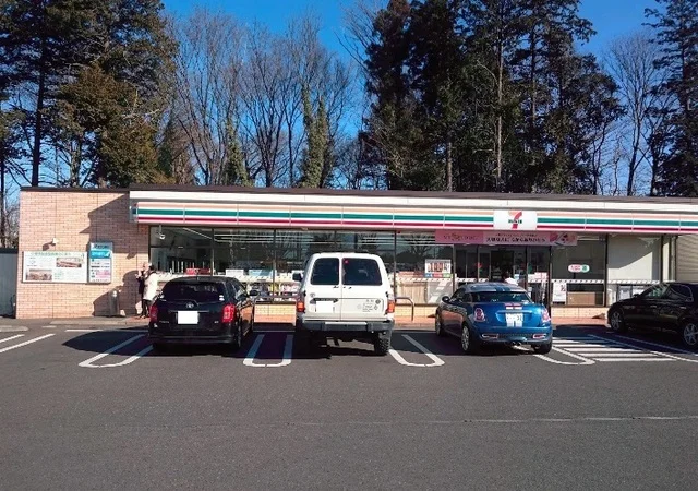 セブンイレブン岡本中央店まで700m