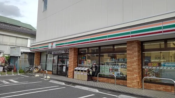 セブンイレブンまで290m