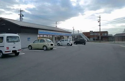 ローソンまで2200m