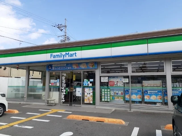 ファミリーマート 城陽寺田店まで140m