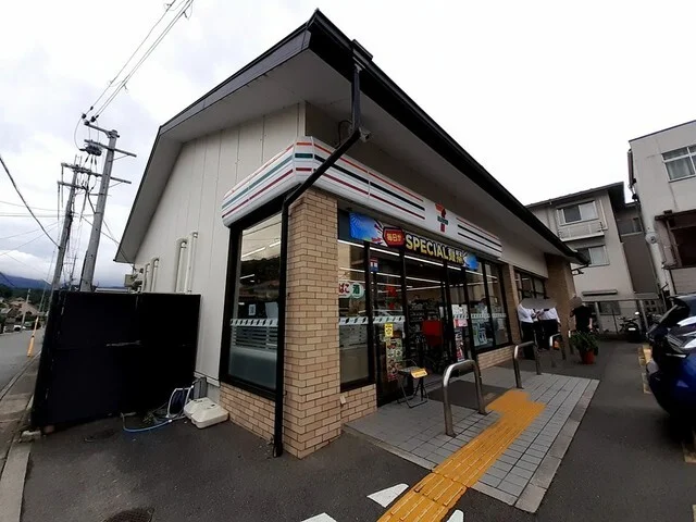 セブンイレブン下鴨水口店まで400m